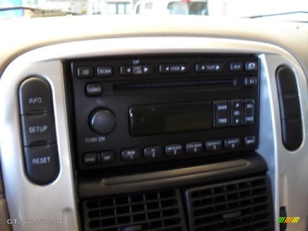 2005 Mountaineer V8 Premier AWD - Ivory Parchment Tri-Coat / Medium Dark Parchment photo #27
