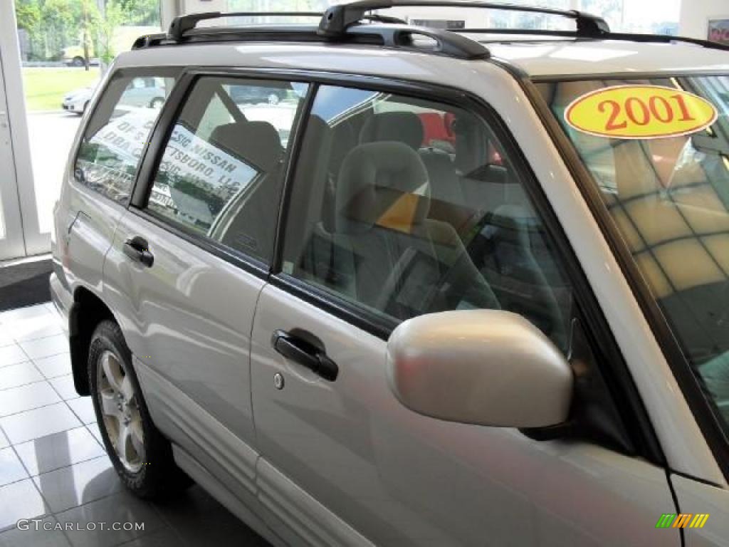 2001 Forester 2.5 S - Silverthorn Metallic / Gray photo #11