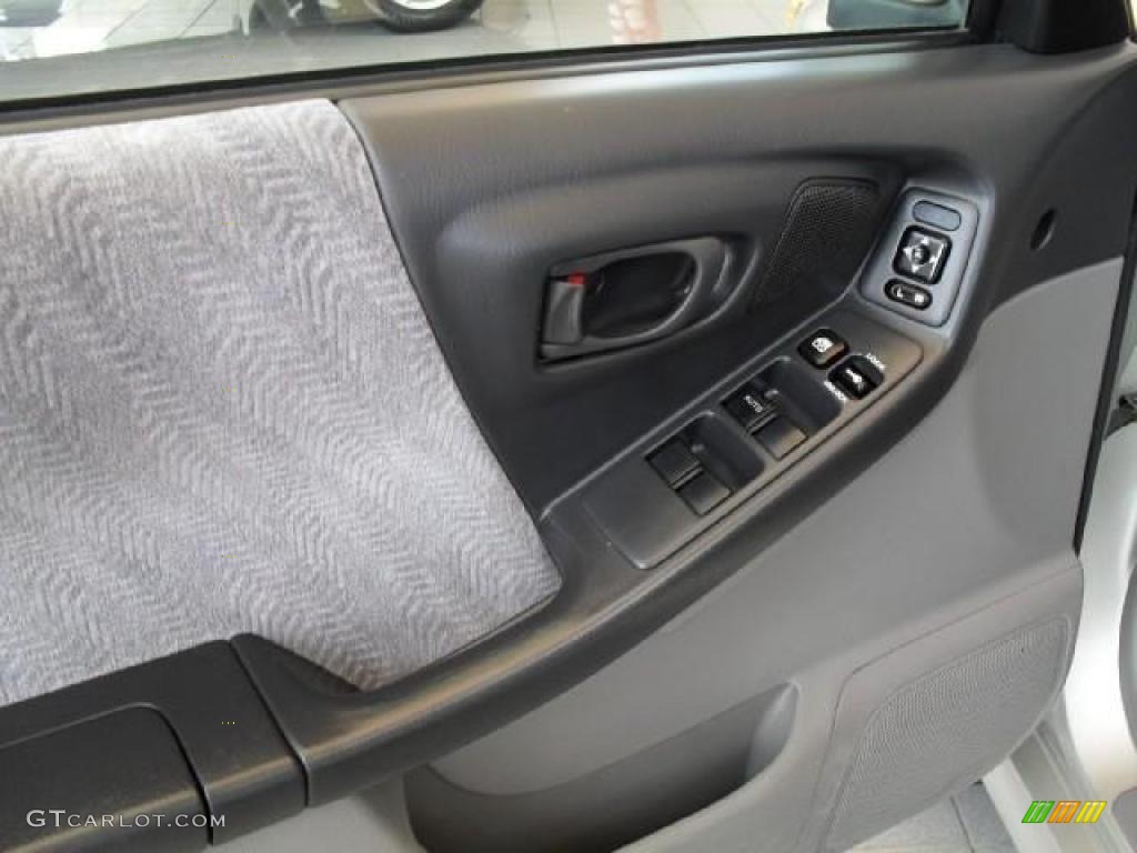 2001 Forester 2.5 S - Silverthorn Metallic / Gray photo #23