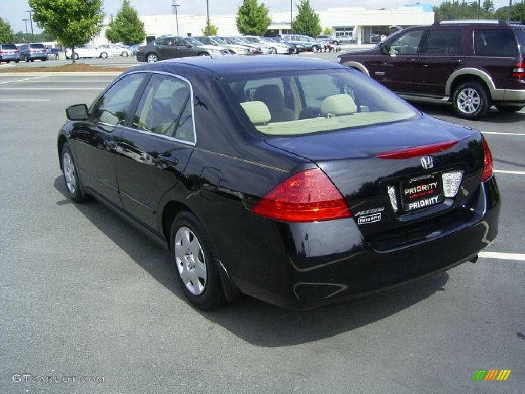 2006 Accord LX Sedan - Nighthawk Black Pearl / Ivory photo #2