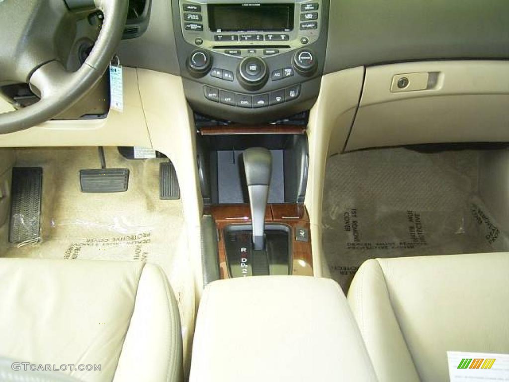 2006 Accord EX-L V6 Sedan - Nighthawk Black Pearl / Ivory photo #20