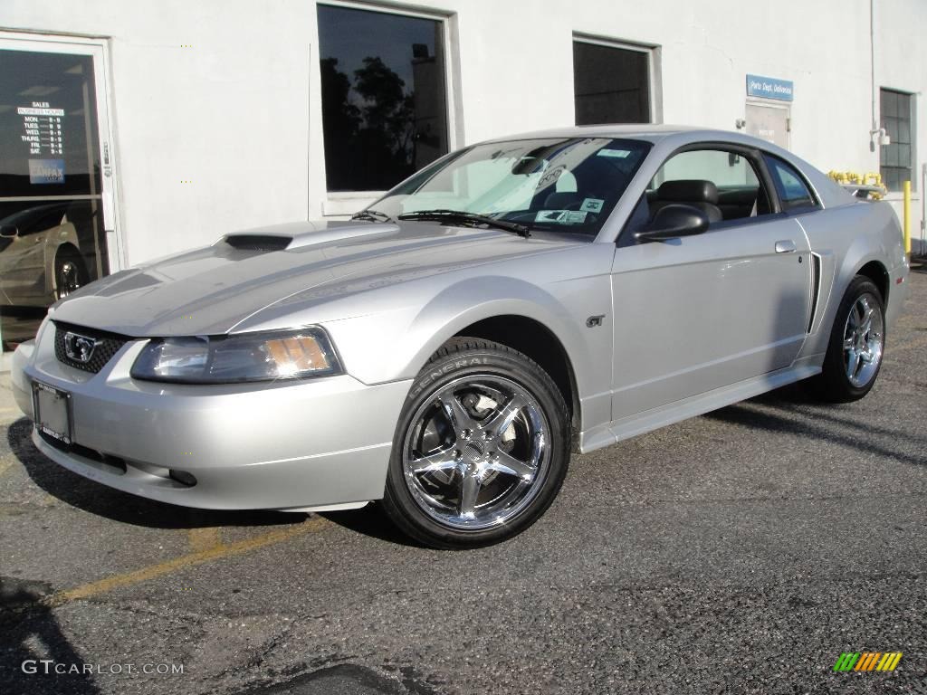 2001 Mustang GT Coupe - Silver Metallic / Dark Charcoal photo #1
