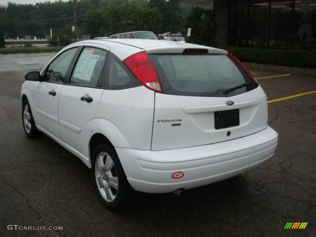 2007 Focus ZX5 SES Hatchback - Cloud 9 White / Charcoal/Light Flint photo #2