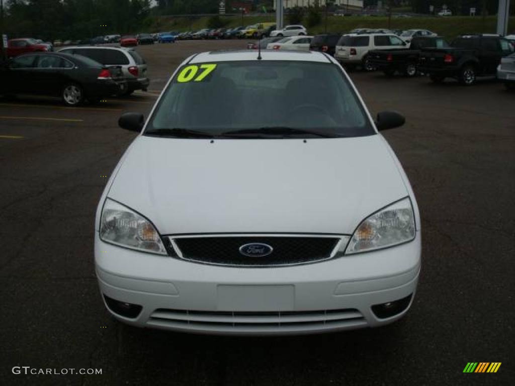 2007 Focus ZX5 SES Hatchback - Cloud 9 White / Charcoal/Light Flint photo #7