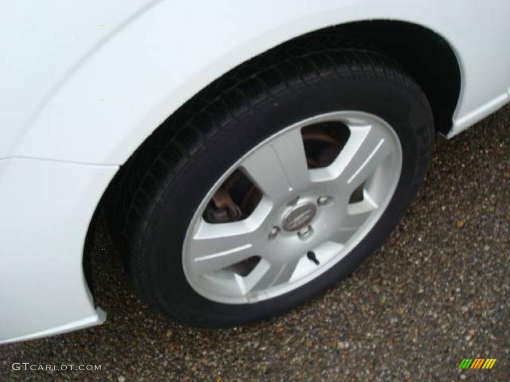2007 Focus ZX5 SES Hatchback - Cloud 9 White / Charcoal/Light Flint photo #9