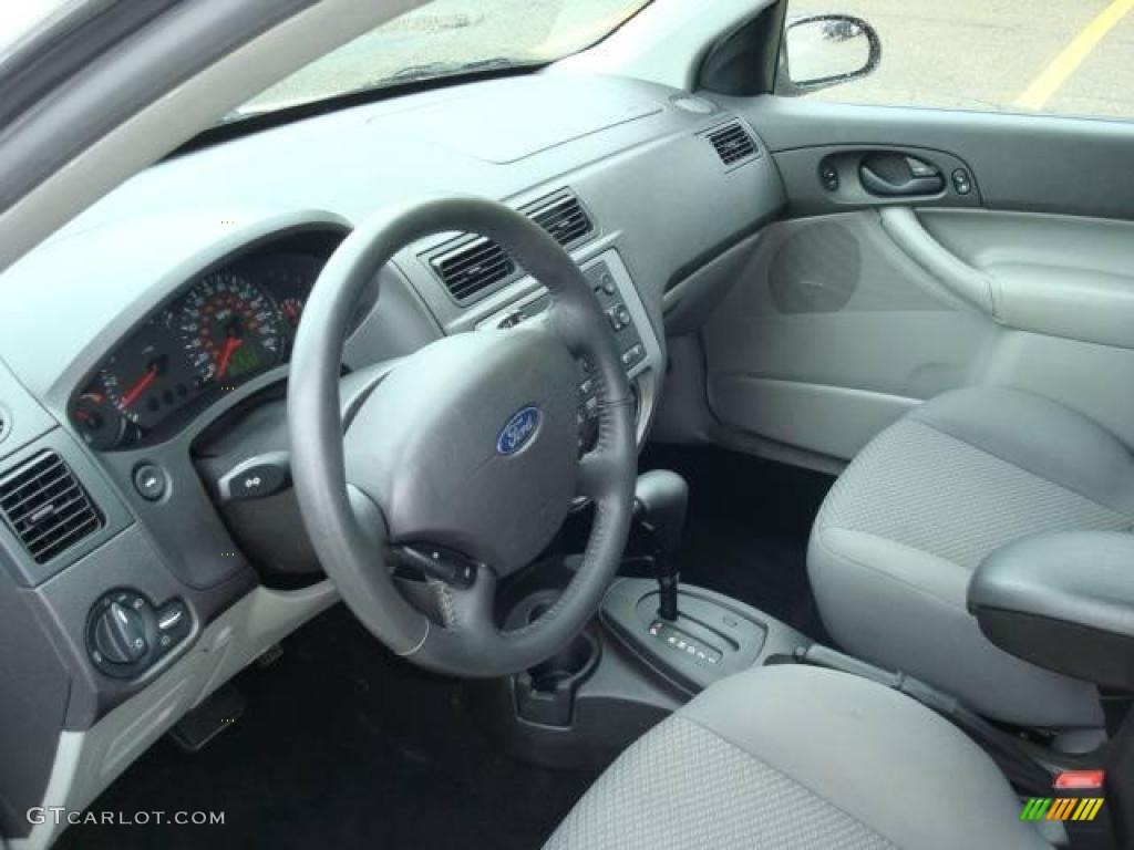 2007 Focus ZX5 SES Hatchback - Cloud 9 White / Charcoal/Light Flint photo #15