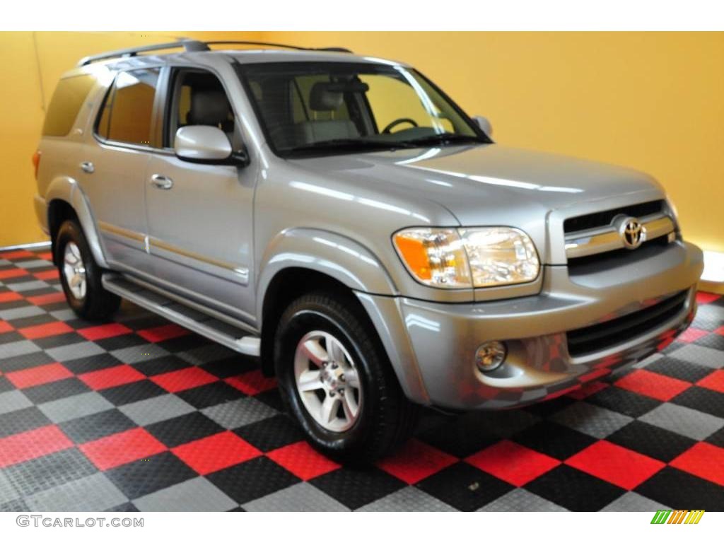 2005 Sequoia SR5 4WD - Silver Sky Metallic / Light Charcoal photo #1