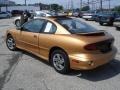 2002 Mayan Gold Pontiac Sunfire SE Coupe  photo #7