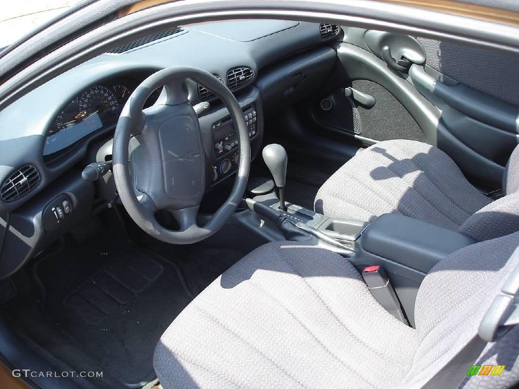 2002 Sunfire SE Coupe - Mayan Gold / Graphite photo #10