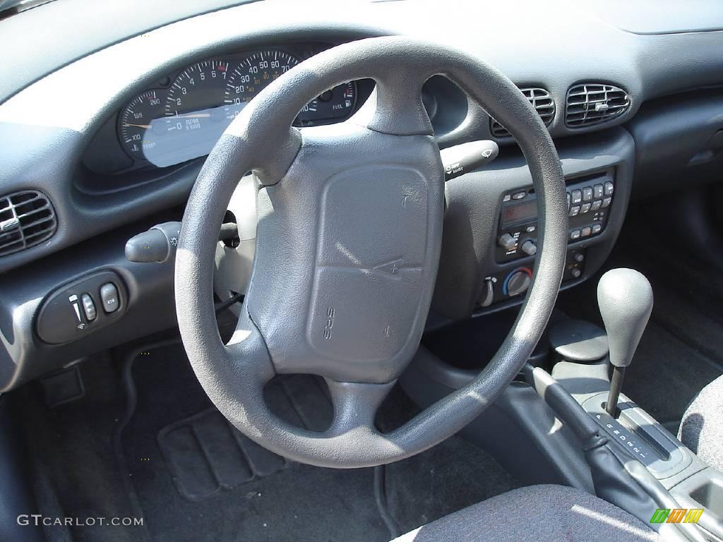 2002 Sunfire SE Coupe - Mayan Gold / Graphite photo #11