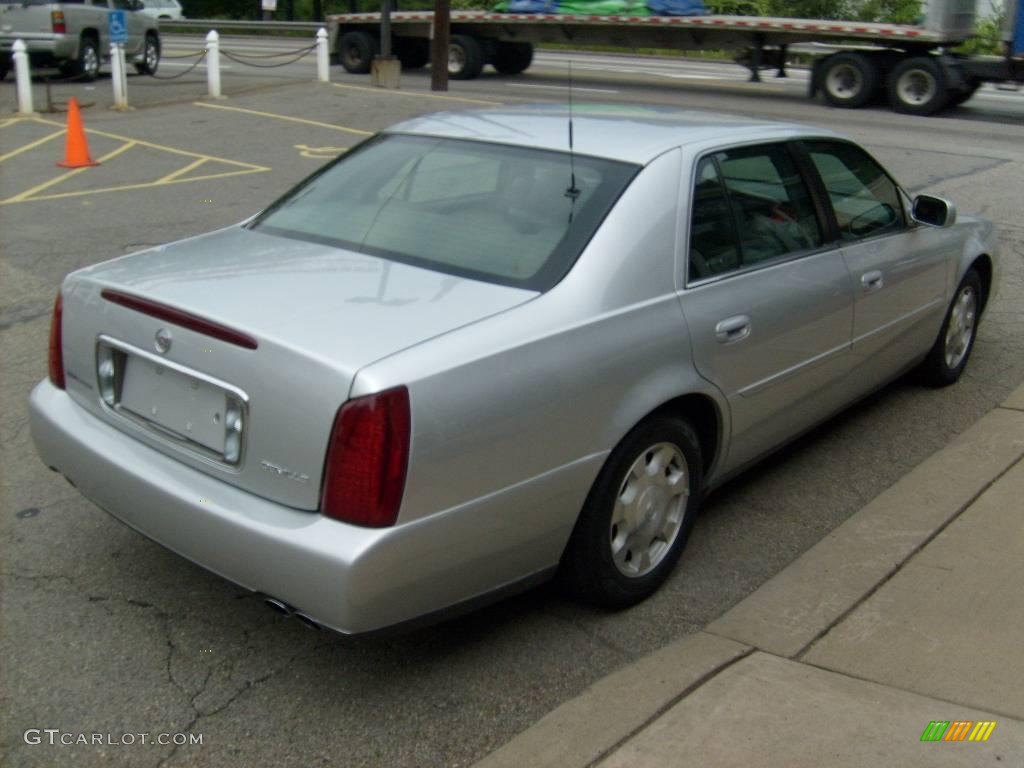 2002 DeVille Sedan - Sterling Metallic / Dark Gray photo #5