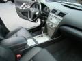 Super White - Camry SE Photo No. 12