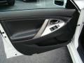 Super White - Camry SE Photo No. 15