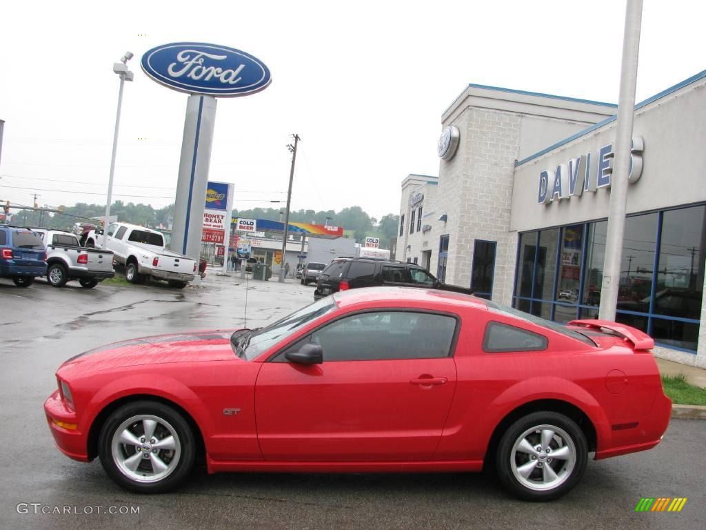 2007 Mustang GT Premium Coupe - Torch Red / Dark Charcoal photo #2