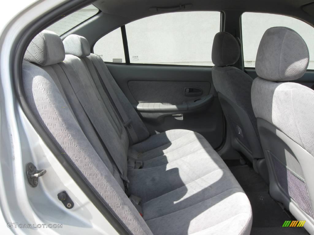 2004 Elantra GLS Sedan - Sterling Silver / Gray photo #4