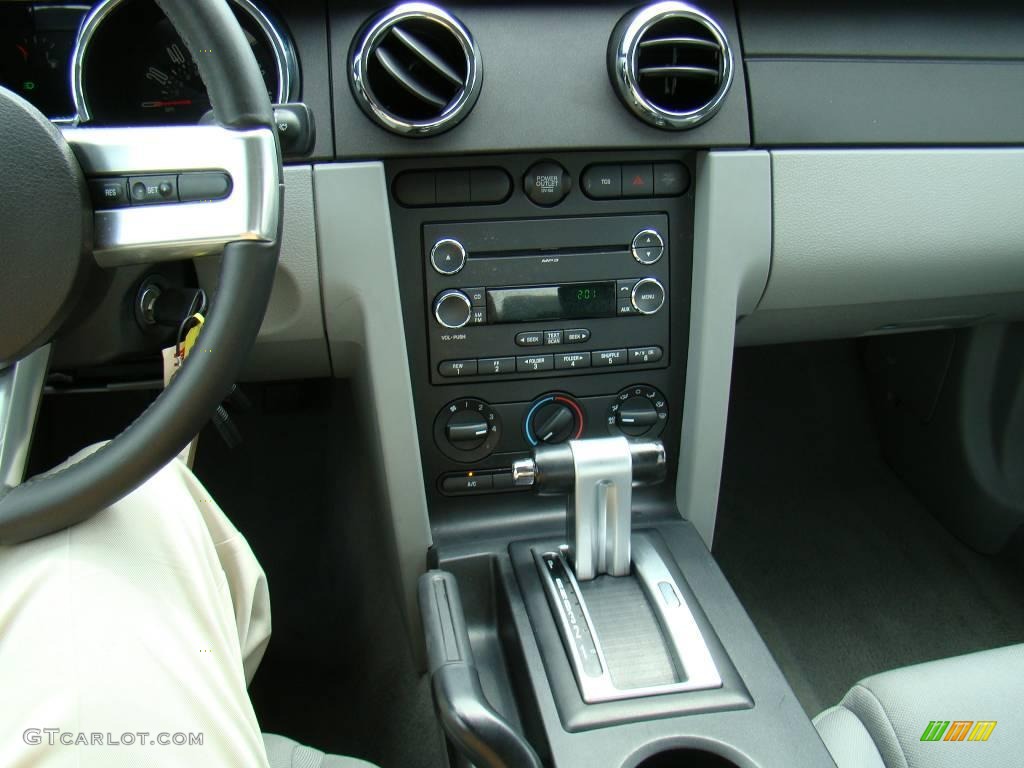 2009 Mustang V6 Coupe - Dark Candy Apple Red / Light Graphite photo #19