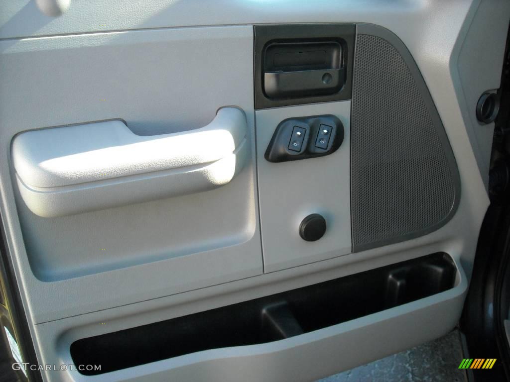 2006 F150 STX Regular Cab Flareside - Dark Stone Metallic / Medium Flint photo #17