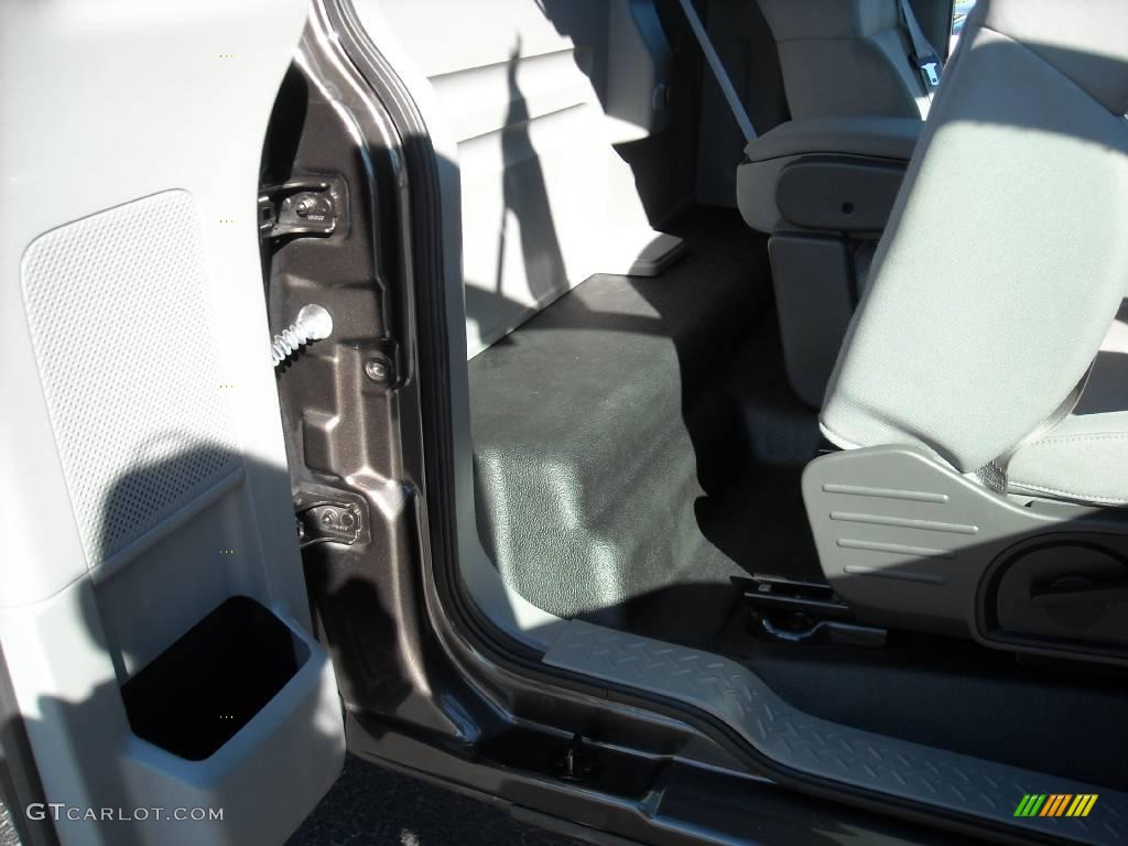 2006 F150 STX Regular Cab Flareside - Dark Stone Metallic / Medium Flint photo #21
