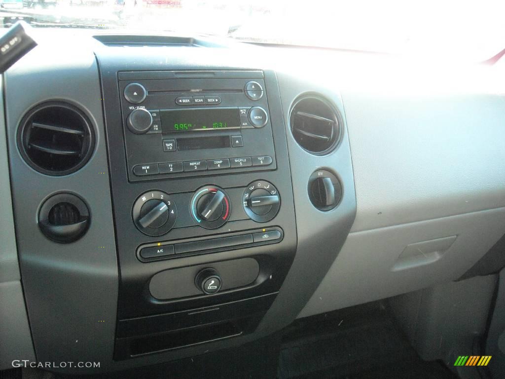 2006 F150 STX Regular Cab Flareside - Dark Stone Metallic / Medium Flint photo #24