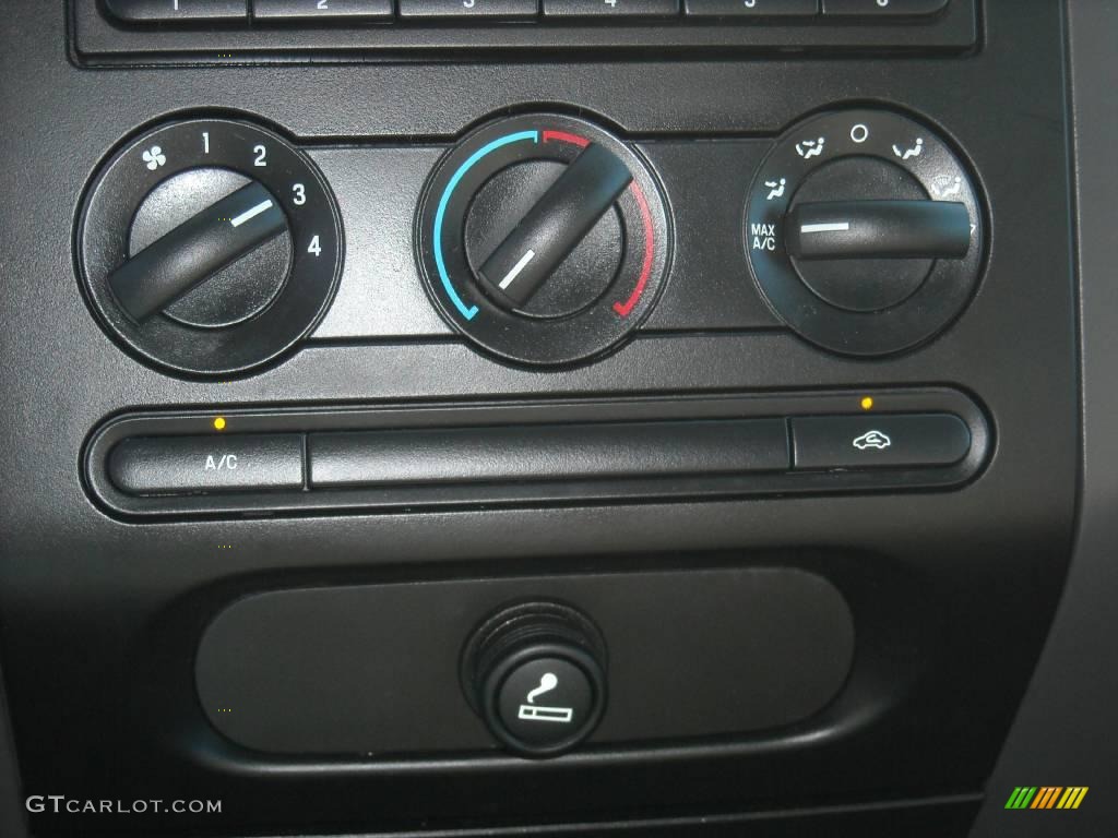 2006 F150 STX Regular Cab Flareside - Dark Stone Metallic / Medium Flint photo #26