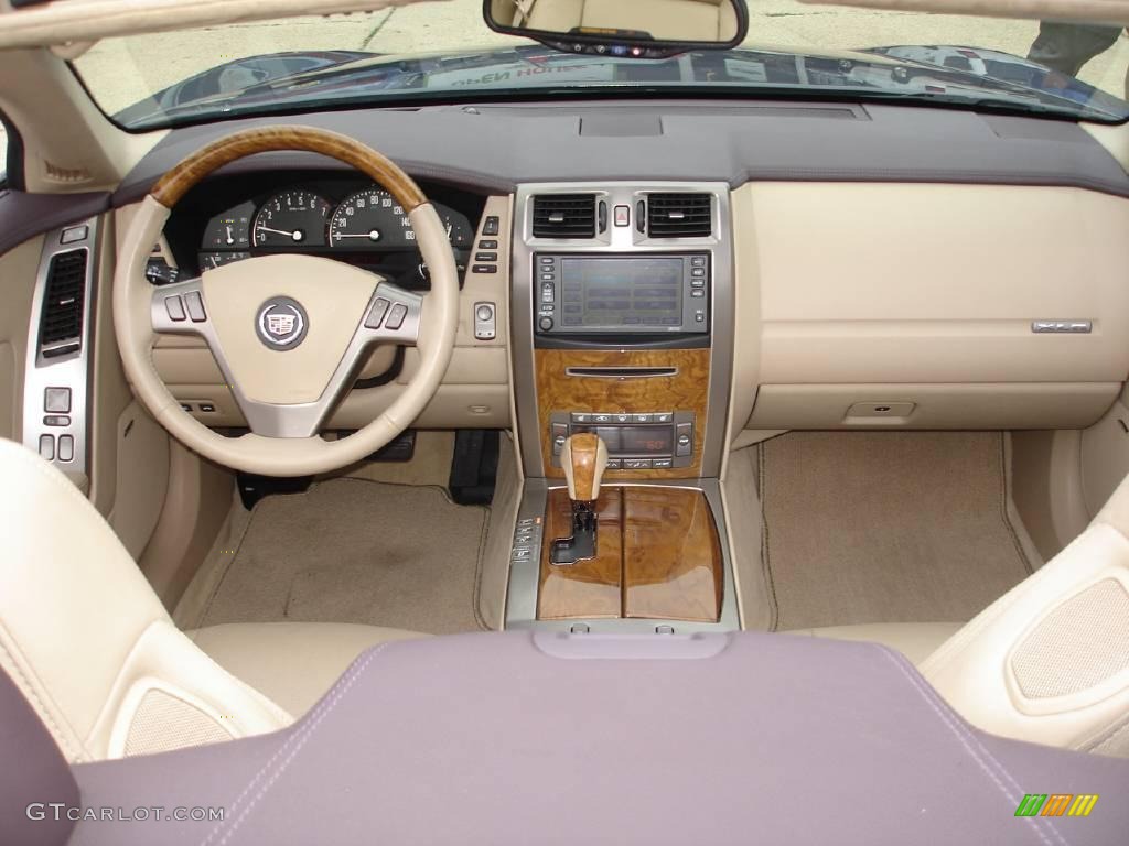 2007 Cadillac XLR Platinum Edition Roadster Cashmere Dashboard Photo #17056885