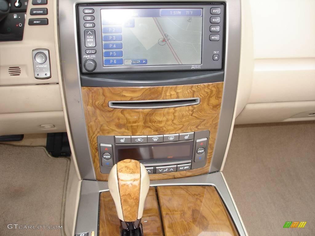 2007 Cadillac XLR Platinum Edition Roadster Controls Photos