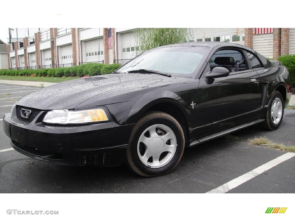 2000 Mustang V6 Coupe - Black / Dark Charcoal photo #1
