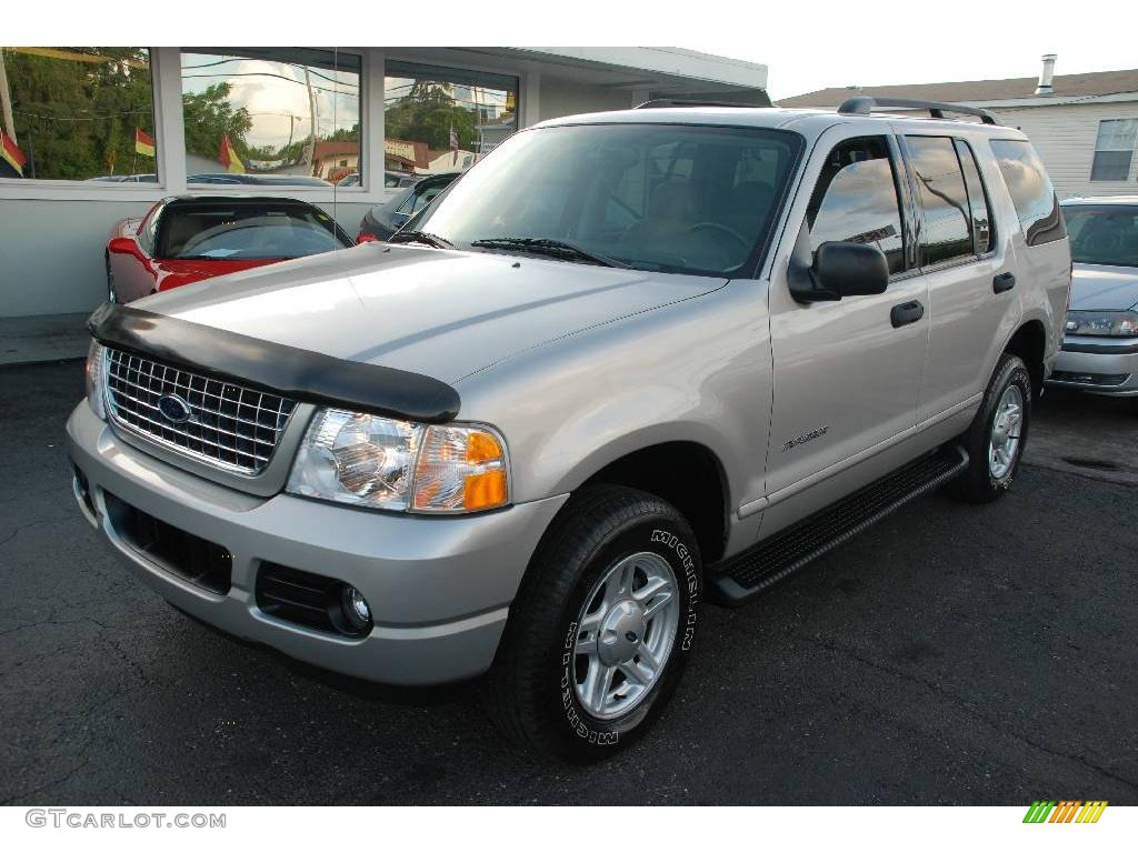 2004 Explorer XLT - Silver Birch Metallic / Graphite photo #2