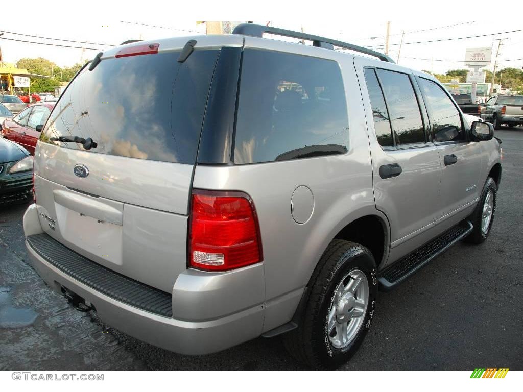 2004 Explorer XLT - Silver Birch Metallic / Graphite photo #7