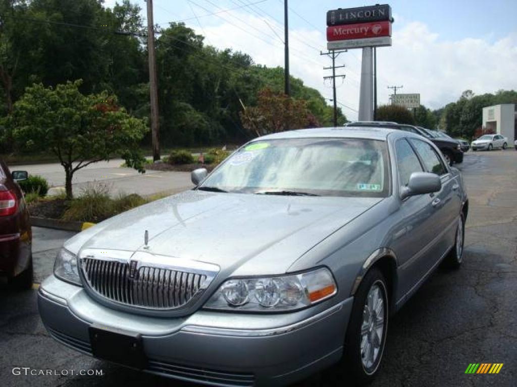 2006 Town Car Signature Limited - Pewter Metallic / Medium Light Stone photo #1