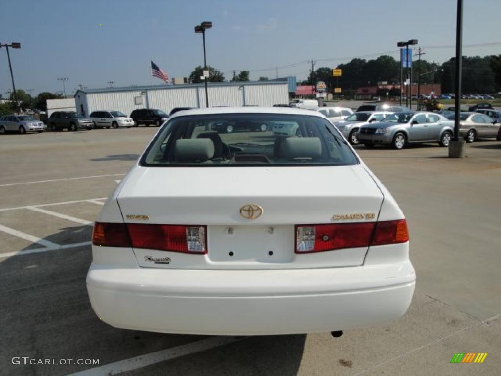 2000 Camry LE - Super White / Oak photo #5