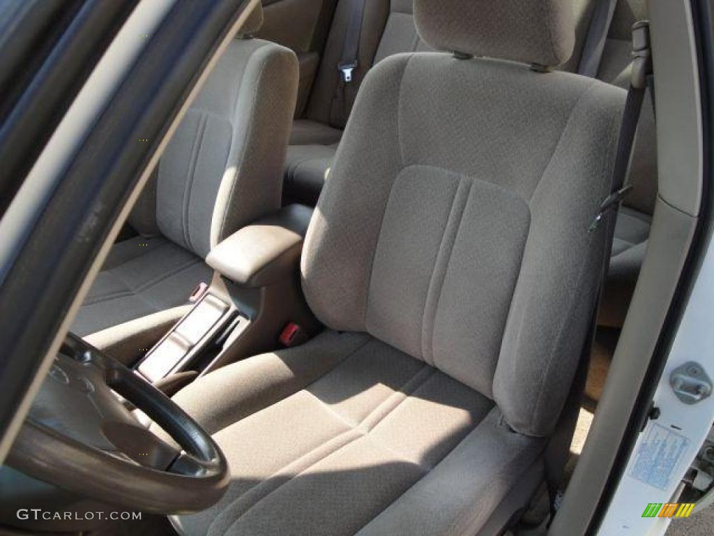 2000 Camry LE - Super White / Oak photo #11