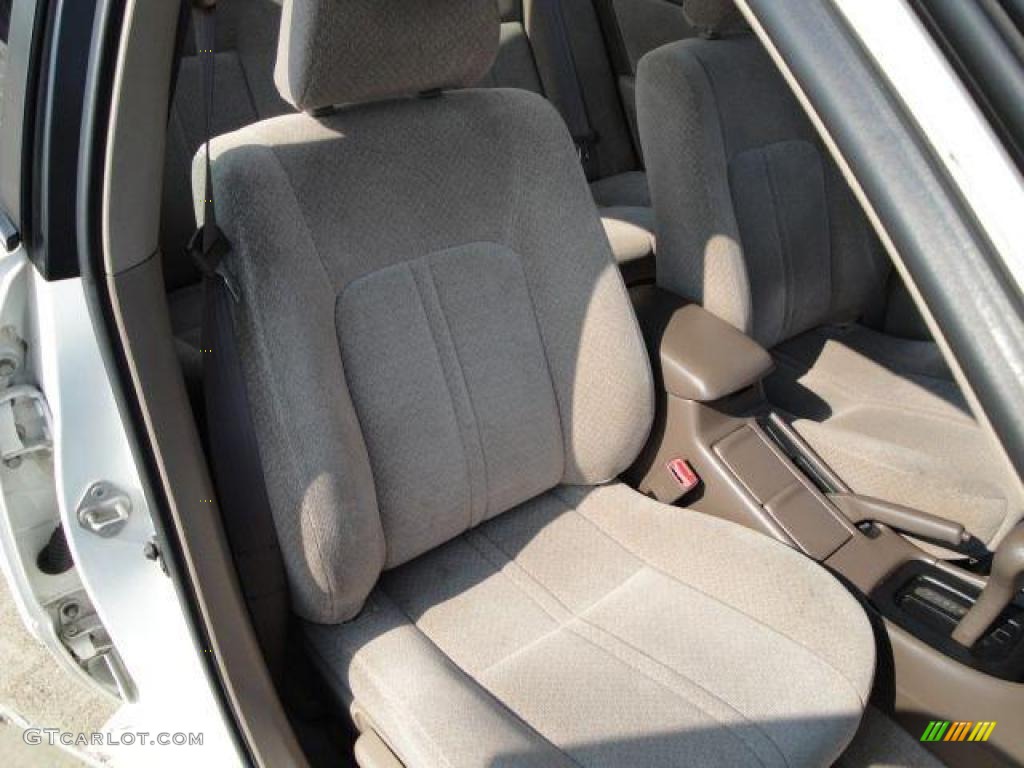 2000 Camry LE - Super White / Oak photo #15