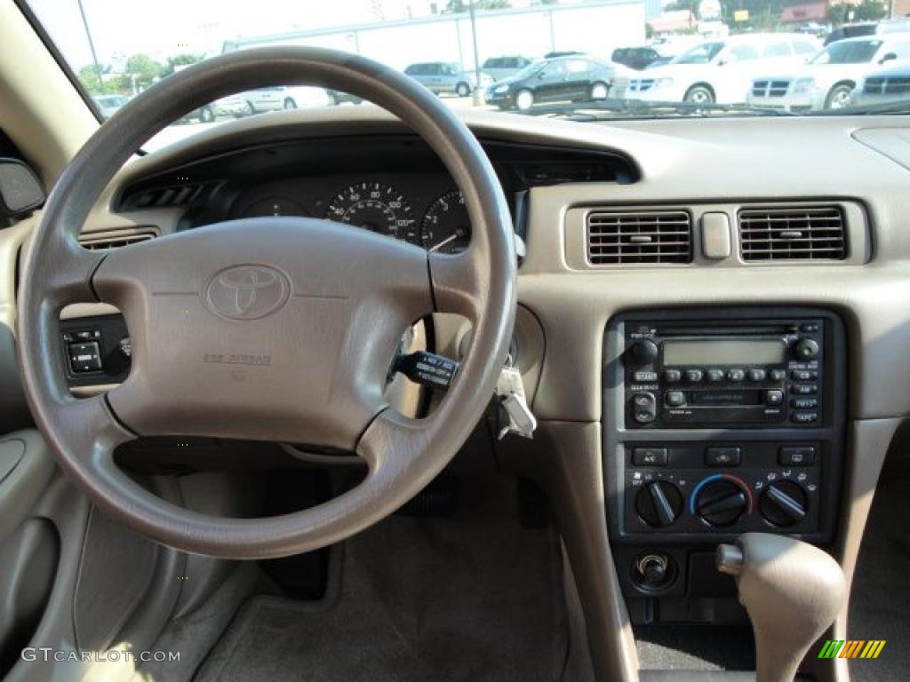 2000 Camry LE - Super White / Oak photo #16