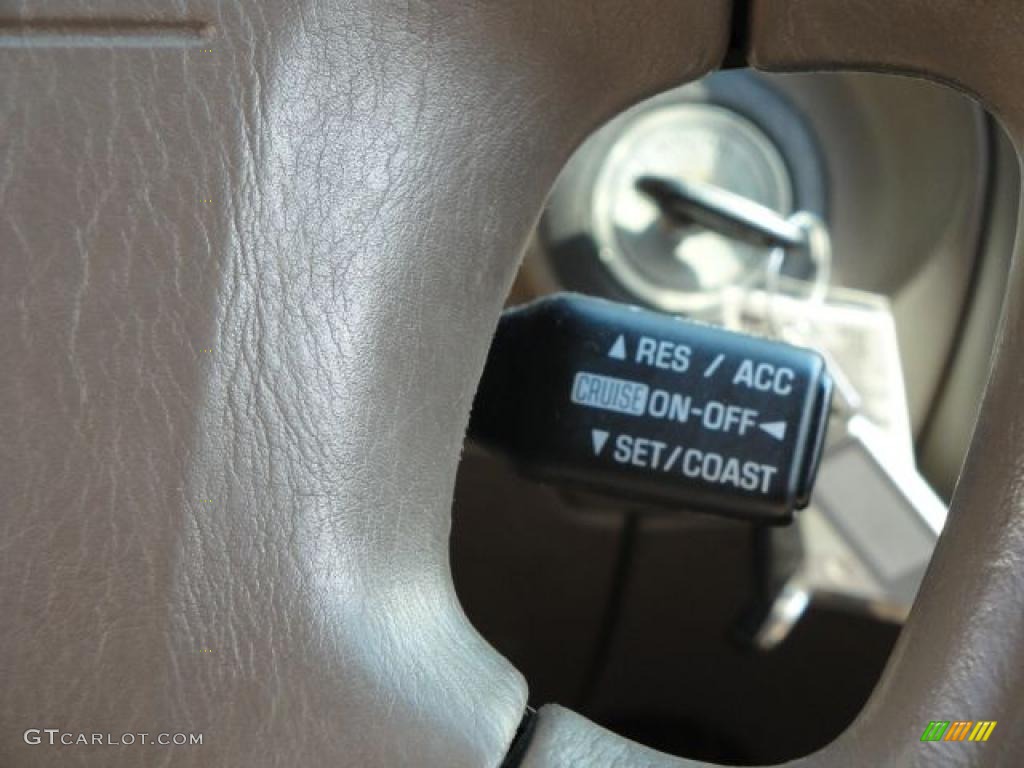 2000 Camry LE - Super White / Oak photo #19