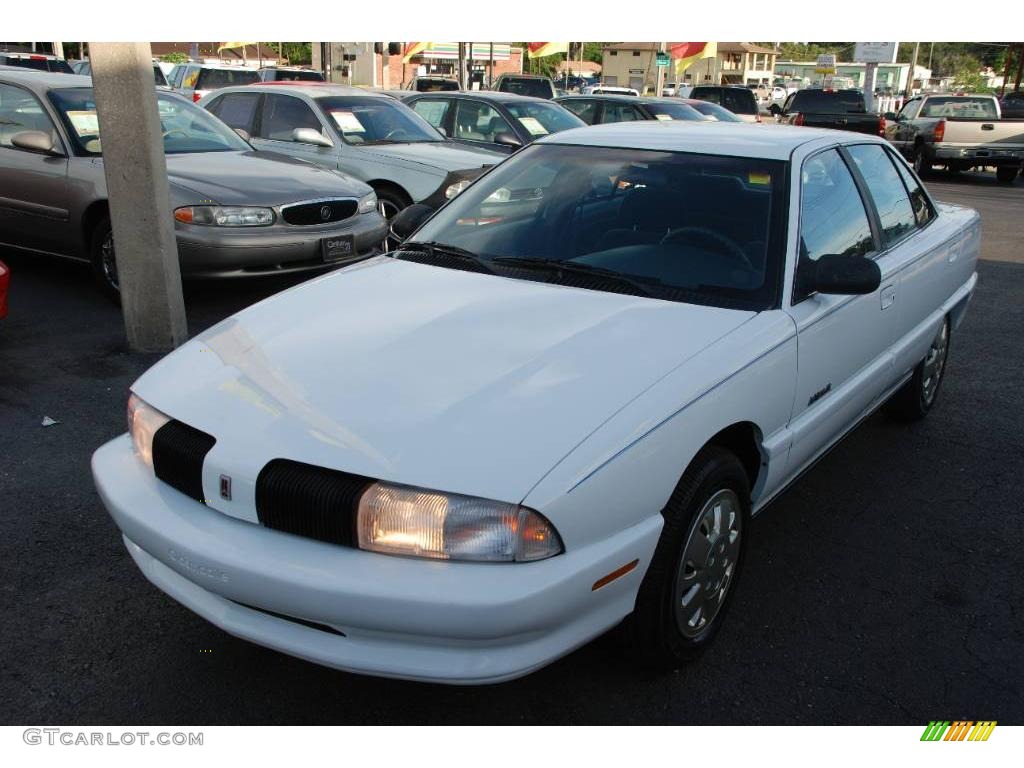1998 Achieva SL - Bright White / Graphite photo #1