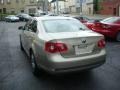 2005 Wheat Beige Metallic Volkswagen Jetta 2.5 Sedan  photo #3