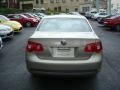 2005 Wheat Beige Metallic Volkswagen Jetta 2.5 Sedan  photo #4