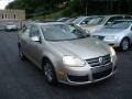 2005 Wheat Beige Metallic Volkswagen Jetta 2.5 Sedan  photo #7