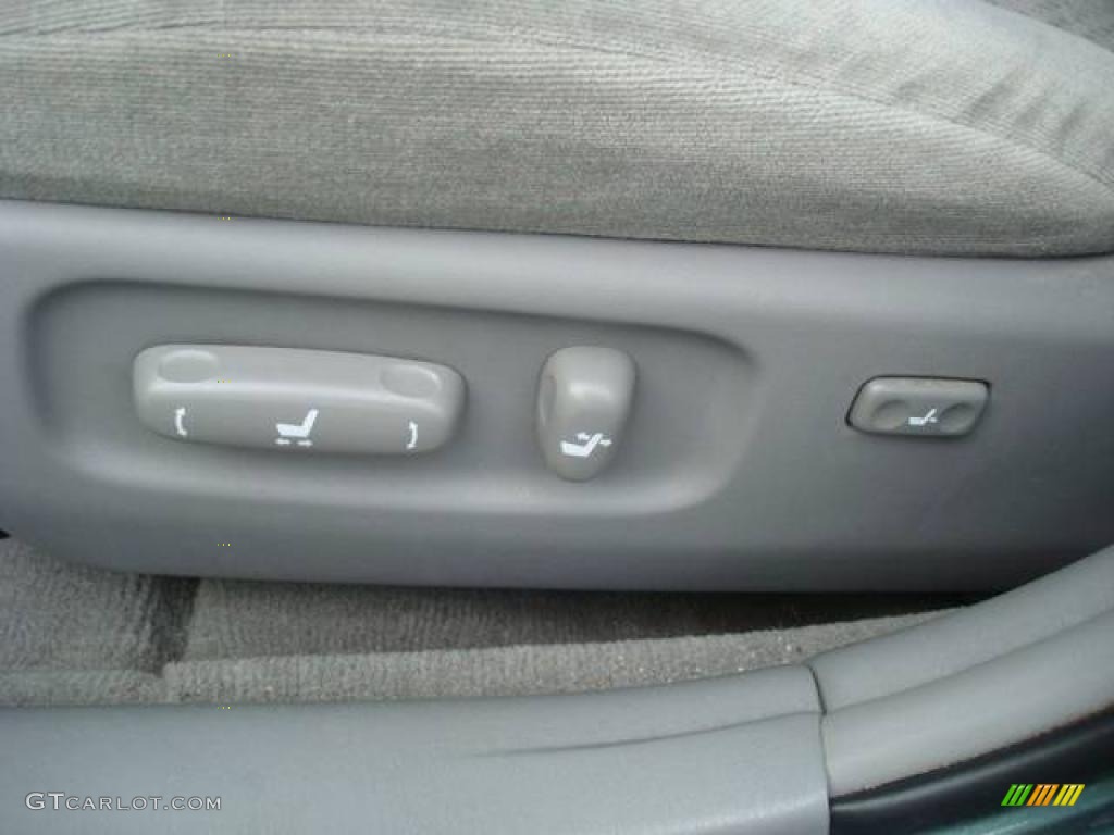 2004 Camry LE - Aspen Green Pearl / Stone photo #15