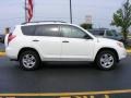 Super White - RAV4 4WD Photo No. 14
