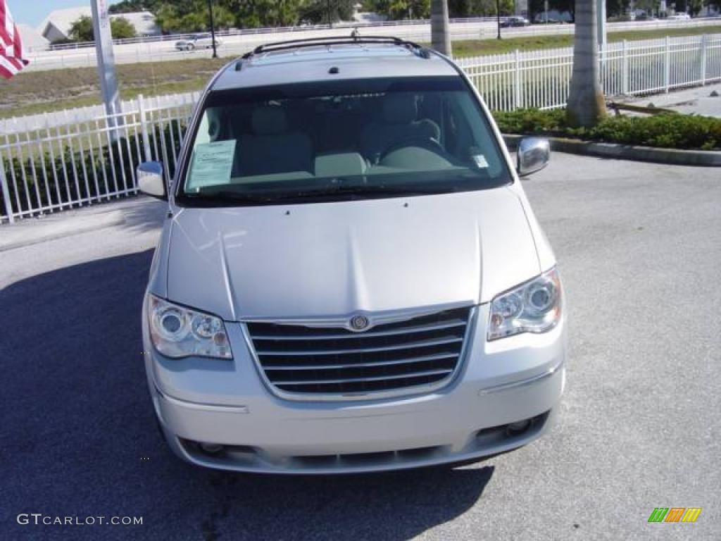 2008 Town & Country Limited - Bright Silver Metallic / Medium Slate Gray/Light Shale photo #8