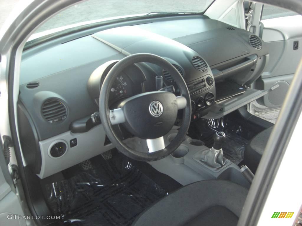 2000 New Beetle GLS TDI Coupe - Silver Metallic / Black photo #32