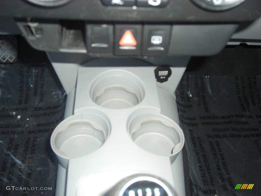 2000 New Beetle GLS TDI Coupe - Silver Metallic / Black photo #44