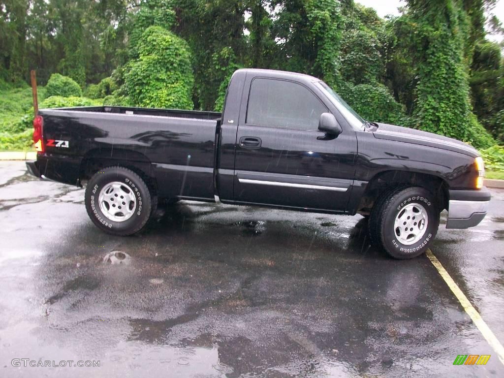 2003 Silverado 1500 LS Regular Cab 4x4 - Black / Dark Charcoal photo #2