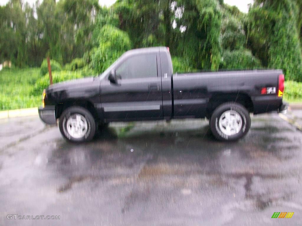 2003 Silverado 1500 LS Regular Cab 4x4 - Black / Dark Charcoal photo #6