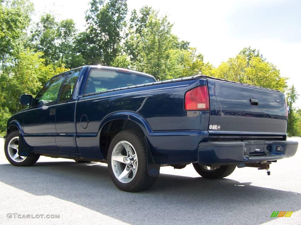 2001 S10 Extended Cab - Indigo Blue Metallic / Graphite photo #4