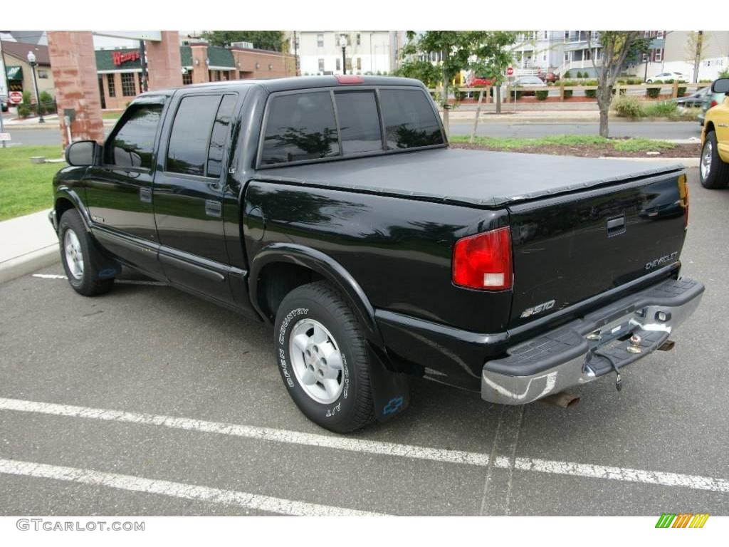 2002 S10 LS Crew Cab 4x4 - Onyx Black / Graphite photo #6