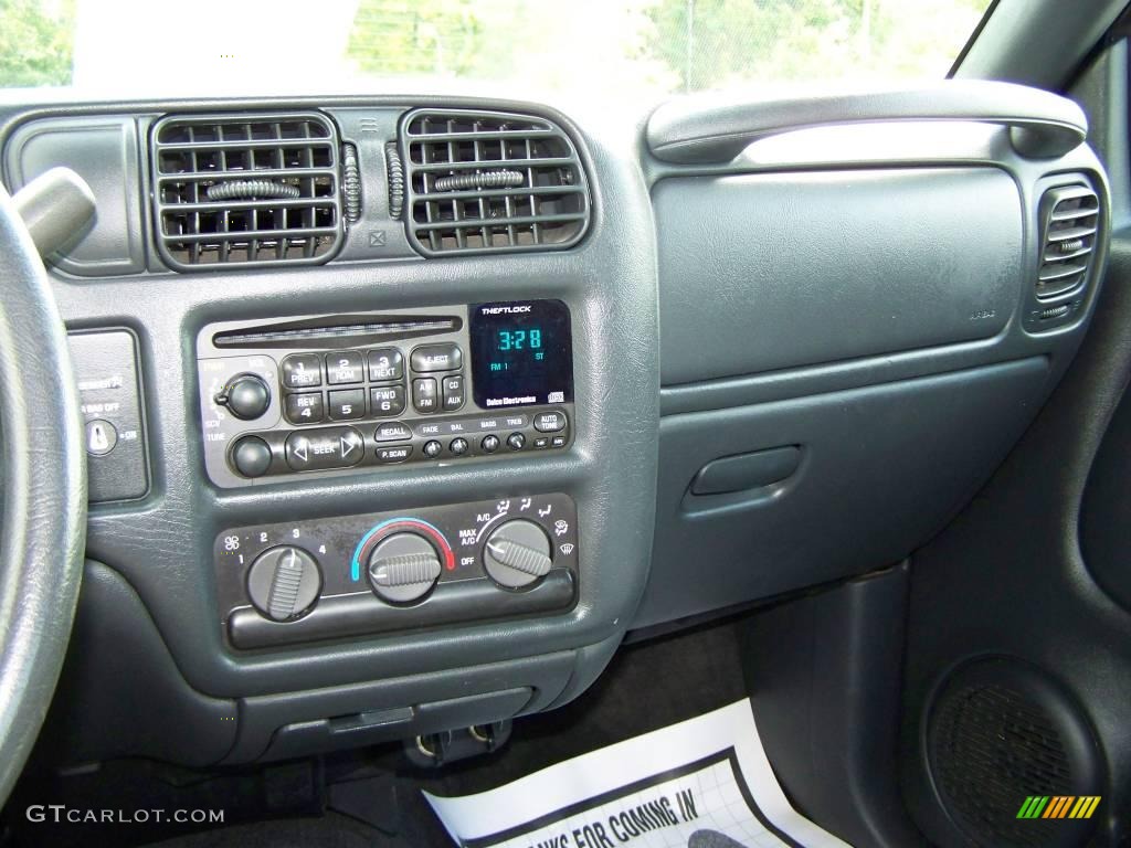 2001 S10 Extended Cab - Indigo Blue Metallic / Graphite photo #17