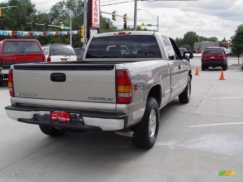 2002 Silverado 1500 LS Extended Cab 4x4 - Light Pewter Metallic / Graphite Gray photo #5